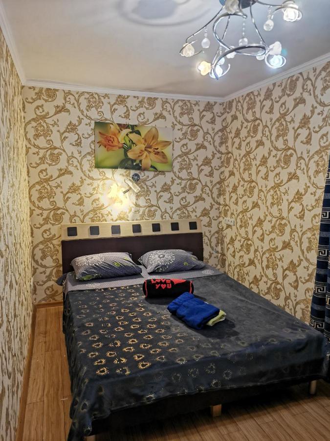 Apartment Studio On Mayakovskogo Avenue Zaporizhia Bagian luar foto