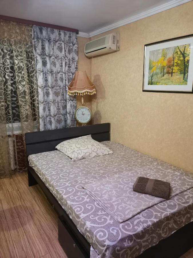 Apartment Studio On Mayakovskogo Avenue Zaporizhia Bagian luar foto