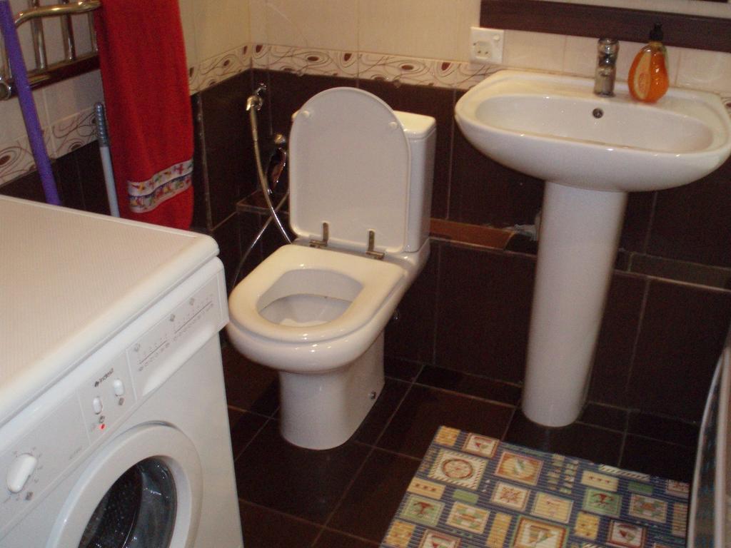 Apartment Studio On Mayakovskogo Avenue Zaporizhia Ruang foto
